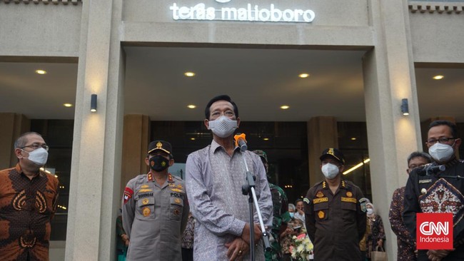 Meskipun mengizinkan lepas masker di wilayah Malioboro, Sultan Jogja tetap mengingatkan penggunaan masker adalah pelindung diri dari penularan Covid.