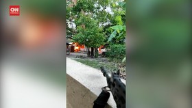 VIDEO: Suasana Mencekam Bentrokan Warga di Maluku Tengah