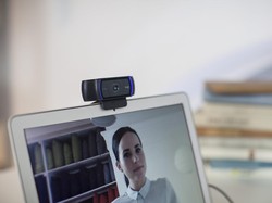 Hati-hati! Jangan Sampai Diintip dari Kamera Webcam, Ini Tandanya