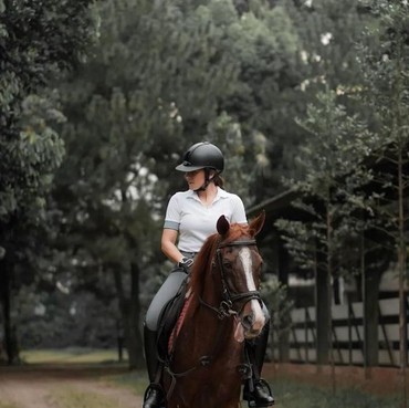 Hal Spiritual yang Dirasakan Wulan Guritno Ketika Berkuda