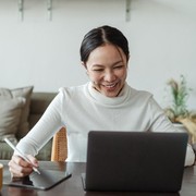 Tidak Mau Merepotkan Orang Lain, Aquarius dan 5 Zodiak Ini Memang Dikenal Mandiri