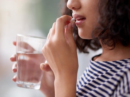 Untuk Redakan Batuk, Bolehkah Ibu Menyusui Minum Ambroxol?