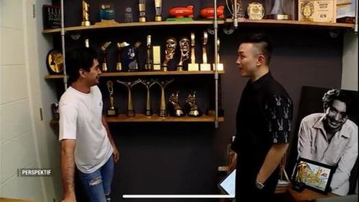 Berkat kerja kerasnya&comma; Reza Rahadian kini menjadi aktor sukses dan memiliki hunian mewah nan asri&period; Yuk intip potretnya&excl;