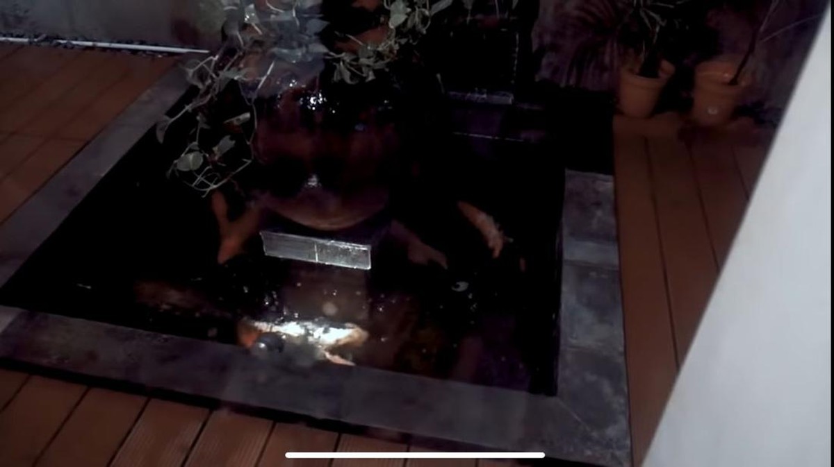 Berkat kerja kerasnya&comma; Reza Rahadian kini menjadi aktor sukses dan memiliki hunian mewah nan asri&period; Yuk intip potretnya&excl;