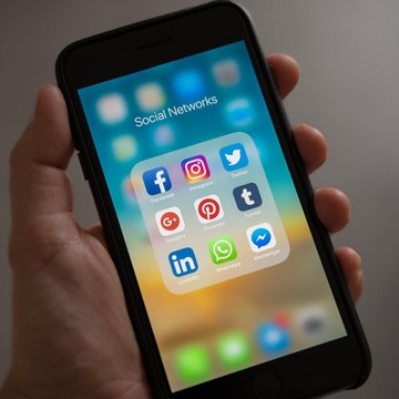 5 Bahaya Oversharing di Media Sosial, Salah Satunya Bikin Kejahatan Siber Mudah Terjadi!