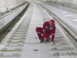Ini Alasan Proyek Kereta Cepat Jakarta-Bandung Pakai Tukang Las dari China