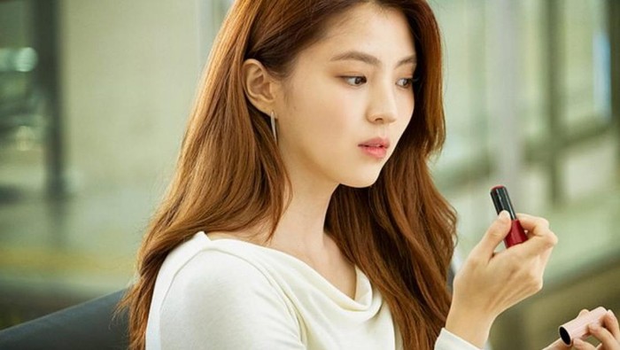 Kesalahan Dalam Memakai Lipstik yang Bikin Wajah Kamu Terlihat Tua