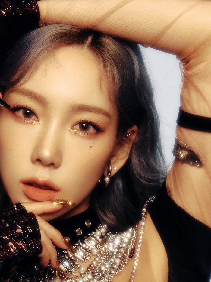 Main vocal sekaligus leader dari grup SNSD ini juga tergabung dalam Girls On Top. Dengan kemampuan vocal Taeyeon yang mumpuni, membuat girl group terbaru SM Entertaiment ini semakin kece./ Foto: Instagram.com/girlsontop_sm