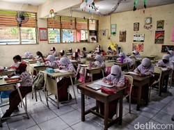 Dana BOS 2025 PAUD hingga SMA Ditetapkan, Begini Peraturannya