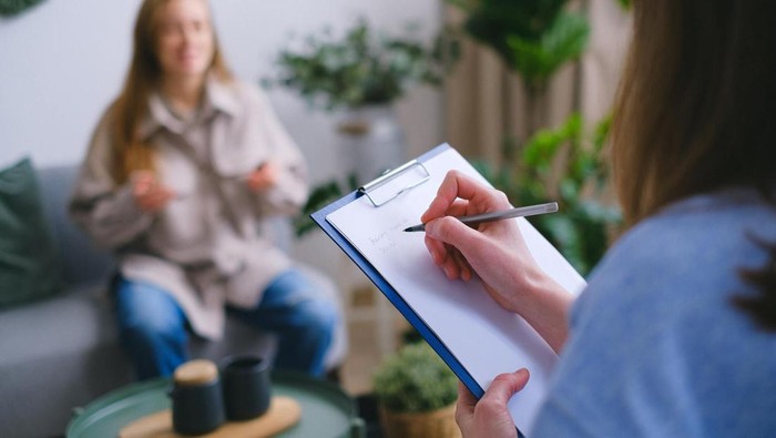 Bukan Tanda Kamu Lemah, Ini 4 Hal yang Perlu Diketahui soal Berkonsultasi dengan Psikolog