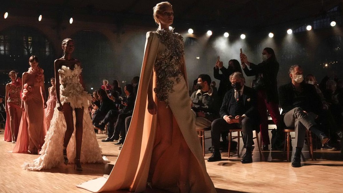 FOTO: Bougenvil Liar di Mediterania di Imaji Elie Saab
