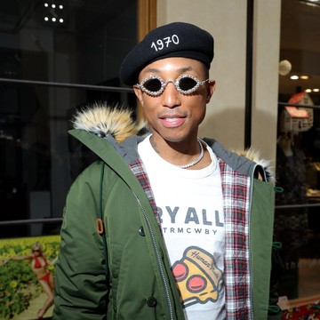 img-title Kolaborasi Fashion yang Pernah Dilakukan Pharrell Williams, dari Adidas yang Ikonis hingga Uniqlo!