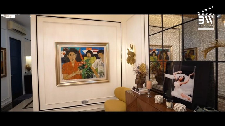 Luna Maya memiliki rumah mewah yang pernah ditawar seharga Rp25 miliar. Yuk intip potret rumahnya!