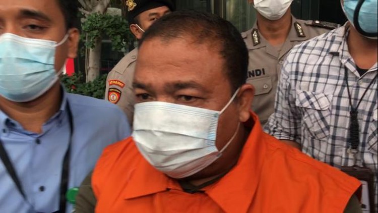 Profil bupati langkat Terbit Rencana mulai dicari tahu usai ditetapkan sebagai tersangka kasus suap dan ditemukannya kerangkeng di halaman belakang rumahnya.