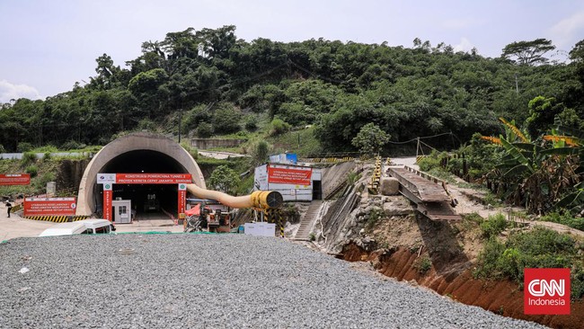 Biaya pembangunan Kereta Cepat Jakarta-Bandung bengkak jadi Rp118 triliun. Padahal China melalui proposal yang diajukan 2015 lalu mengajukan Rp76 triliun.