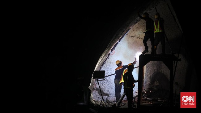 Bappenas mengakui tukang las rel kereta cepat Jakarta-Bandung berasal dari China. Alasannya, pekerjaan teknis yang dihasilkan berkualitas tinggi.