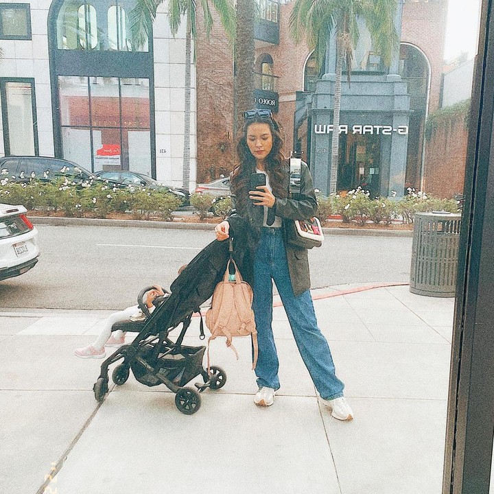<p>Di usianya yang menginjak 31 tahun dan memiliki satu anak, Raisa tetap terlihat awet muda seperti remaja ya, Bunda. (Foto: Instagram @raisa6690)</p>