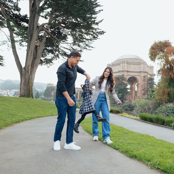 <p>Selama di Amerika, Raisa tampak begitu bahagia. Ia terlihat menikmati waktunya bersama Hamish Daud dan sang buah hati, Zalina. (Foto: Instagram @raisa6690)</p>