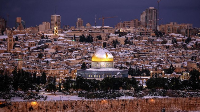 Presiden Ukraina Volodymyr Zelensky menilai kota di Israel, Yerusalem, tempat yang cocok untuk negosiasi untuk mengakhiri perang antara negaranya dengan Rusia.