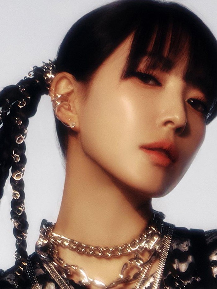 Solois BoA atau BoA Kwon sebagai idol K-Pop perwakilan generasi pertama yang telah menorehkan banyak prestasi di perjalanan kariernya. BoA sendiri telah debut sejak tahun 2000, lho!/ Foto: Instagram.com/girlsontop_sm