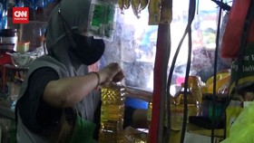 VIDEO: Pasokan Minyak Goreng Rp14 Ribu Di Semarang Masih Kosong