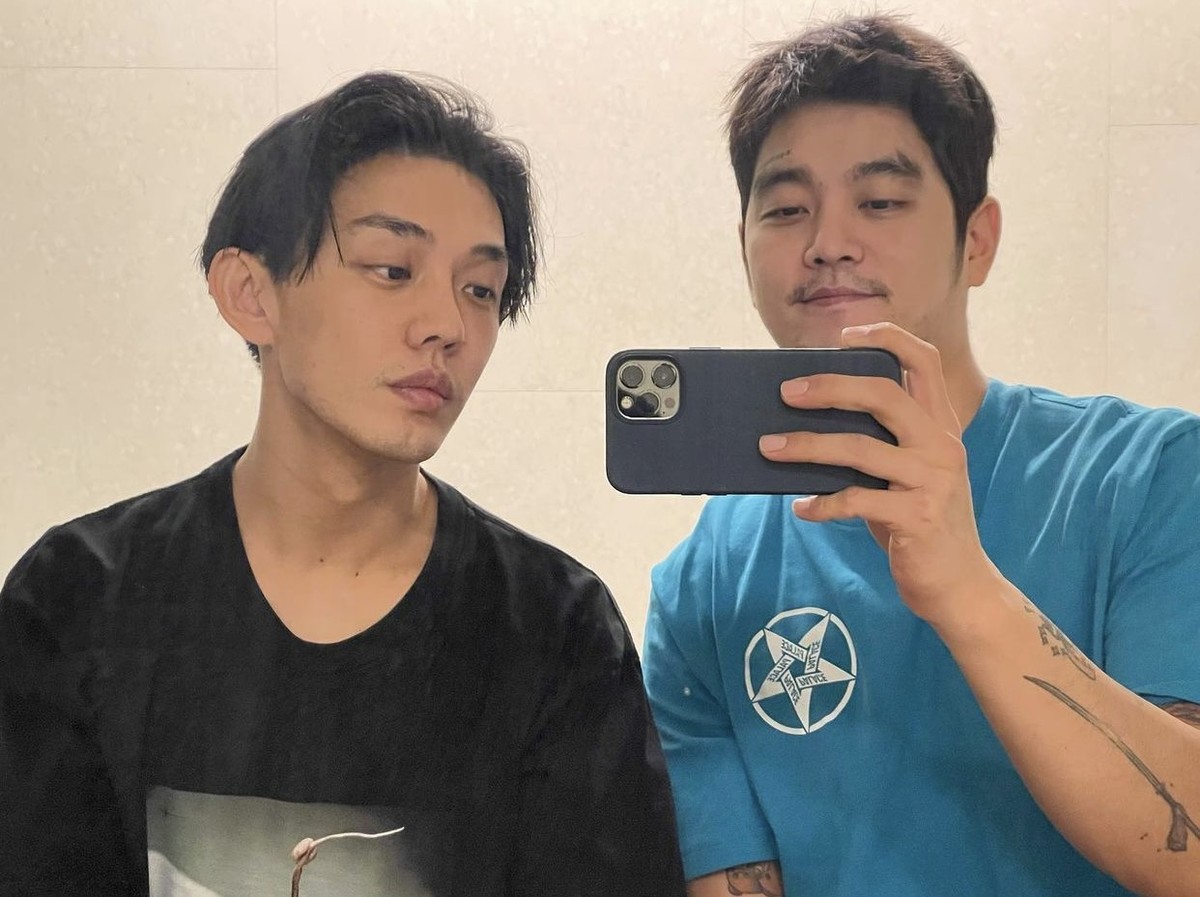 Yoo Ah In dan pria yang disebut-sebut kekasihnya&comma; Choi Ha Neul