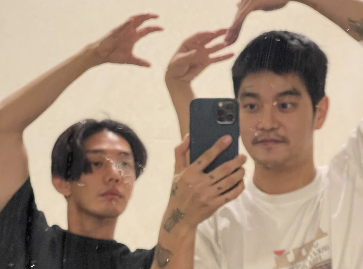 Yoo Ah In dan pria yang disebut-sebut kekasihnya&comma; Choi Ha Neul