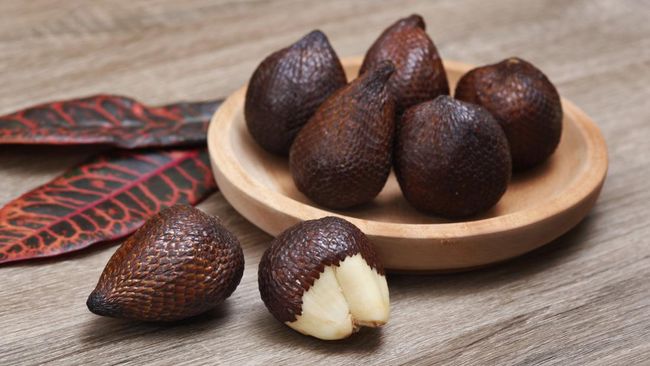 7 Manfaat Kesehatan Tak Terduga dari Makan Buah Salak, Kamu Sudah Tahu?