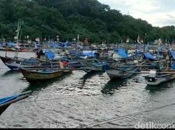 Nelayan Garut Enggan Melaut Gegara Angin Kencang
