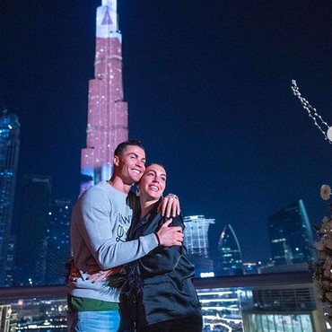 Nonton Piala Dunia, Pacar CR7 Ketemu Keluarga Kerajaan Qatar