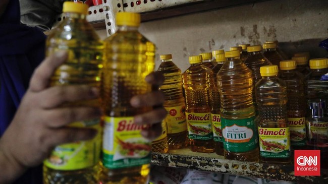 Satgas Pangan Polri menemukan kelangkaan minyak goreng di wilayah Jabodetabek dalam beberapa hari terakhir terjadi lantaran distribusi terhambat.