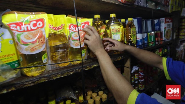 Pengusaha minyak nabati menyebut harga minyak goreng kemasan bisa melesat jadi Rp25 ribu per liter setelah pemerintah mencabut aturan harga eceran tertinggi.