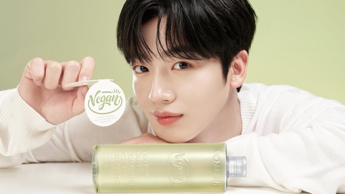 3 Idol K-Pop Pria yang Menjadi Model Untuk Brand TONYMOLY, Memesona!