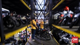 FOTO: Solusi Parkir Vertikal, Tampung Banyak Motor di Tempat Sempit