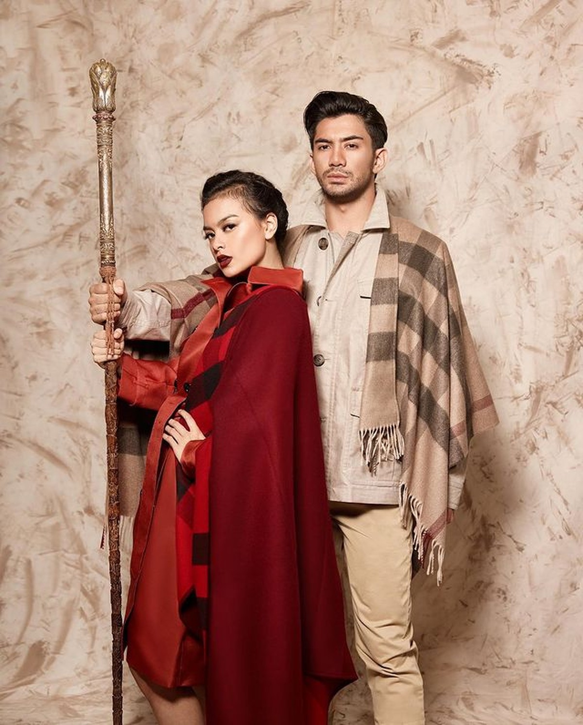 Pemotretan lawas Reza Rahadian dengan beberapa seleb wanita lawan mainnya&period; Beda film dan beda gaya&comma; yuk intip potretnya&excl;