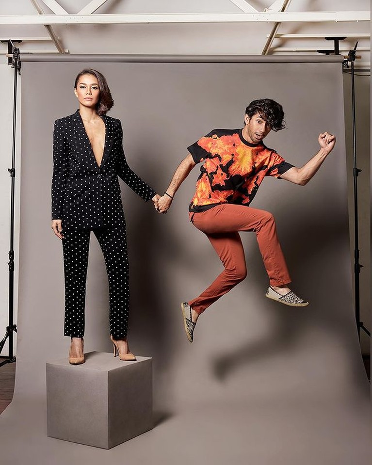 Pemotretan Lawas Reza Rahadian bareng Seleb Wanita Pemotretan lawas Reza Rahadian dengan beberapa seleb wanita lawan mainnya. Beda film dan beda gaya, yuk intip potretnya!