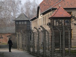 Elon Musk Mampir ke Kamp Konsentrasi Nazi di Auschwitz, Ada Apa?