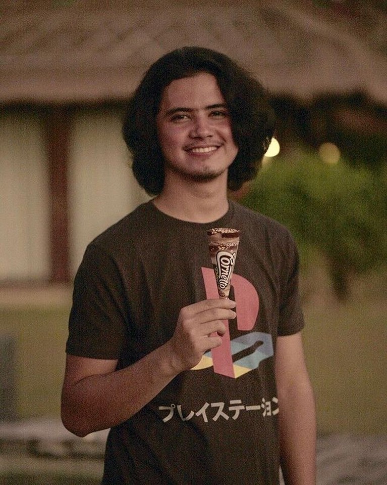 Aliando Syarief mengabarkan bahwa dirinya idap gangguan mental OCD (Obsessive Compulsive Disorder). Yuk intip!