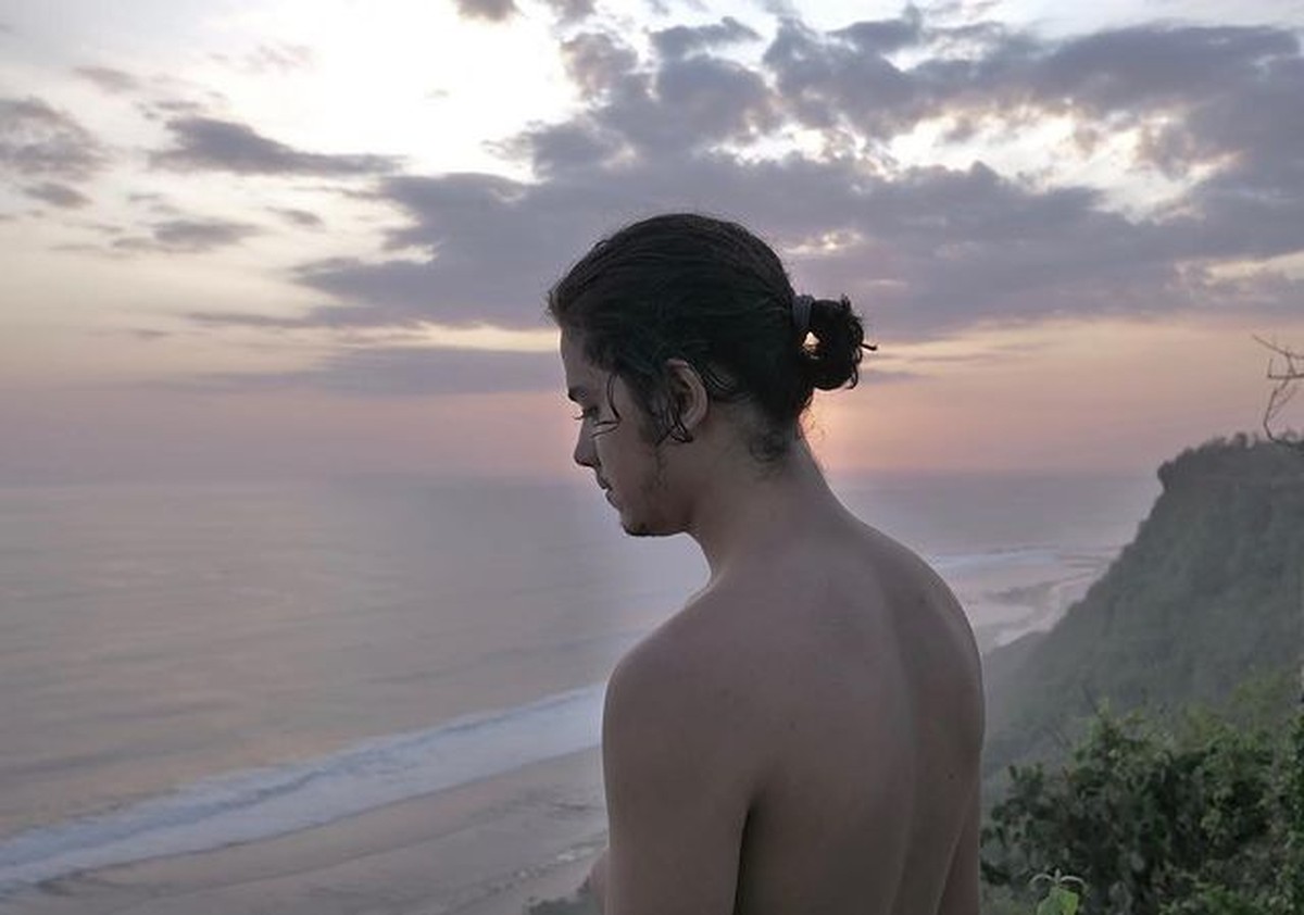 Aliando Syarief mengabarkan bahwa dirinya idap gangguan mental OCD &lpar;Obsessive Compulsive Disorder&rpar;&period; Yuk intip&excl;