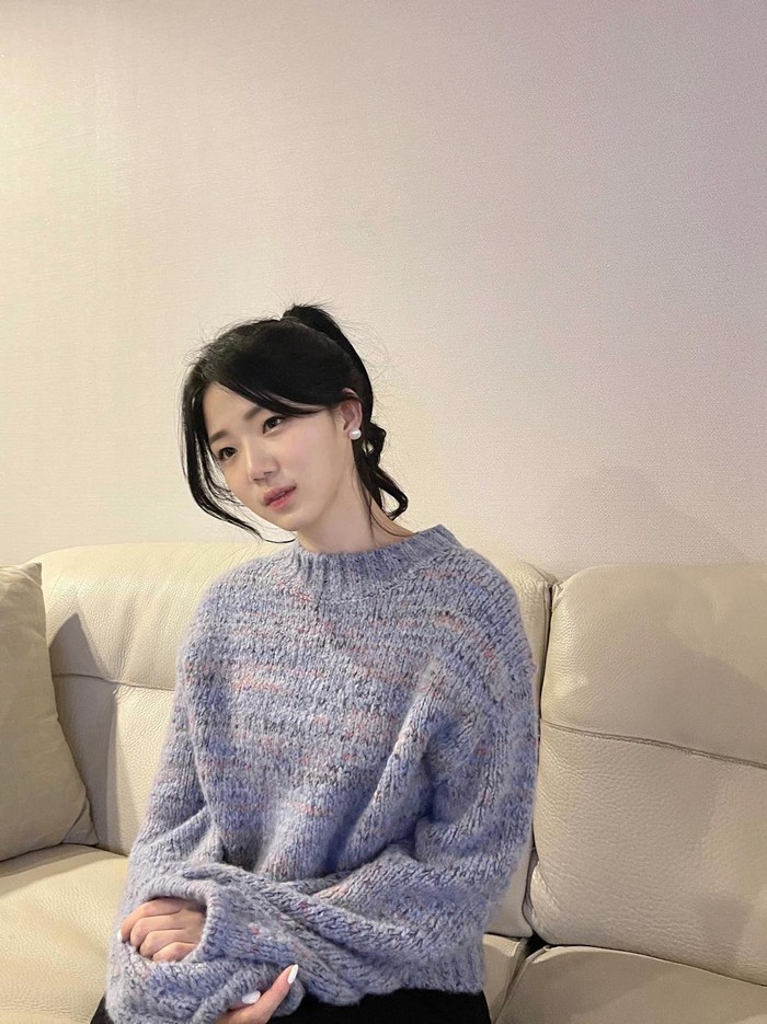 Tak terduga, Shin Ji Yeon ternyata seorang ekstovert dengan MBTI berjenis ESTJ, sebuah kepribadian yang memiliki jiwa kepemimpinan yang tinggi./ Foto: instagram.com/jiiiyeonie__