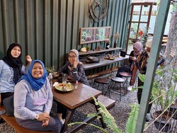 Rekomendasi 10 Kafe Kekinian di Surabaya Saat Weekend, Harga Ramah di Kantong