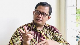 Dosen UNJ Tantang Luhut Debat soal Penundaan Pemilu 2024