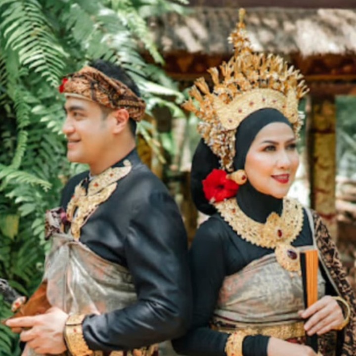 <p>Menjelan hari pernikahan, Venna melinda dan Ferry Irawan telah melakukan sesi foto <em>prewedding</em> yang mesra, nih. (Foto: Instagram @vennamelindareal @delapanpixelbali)</p>