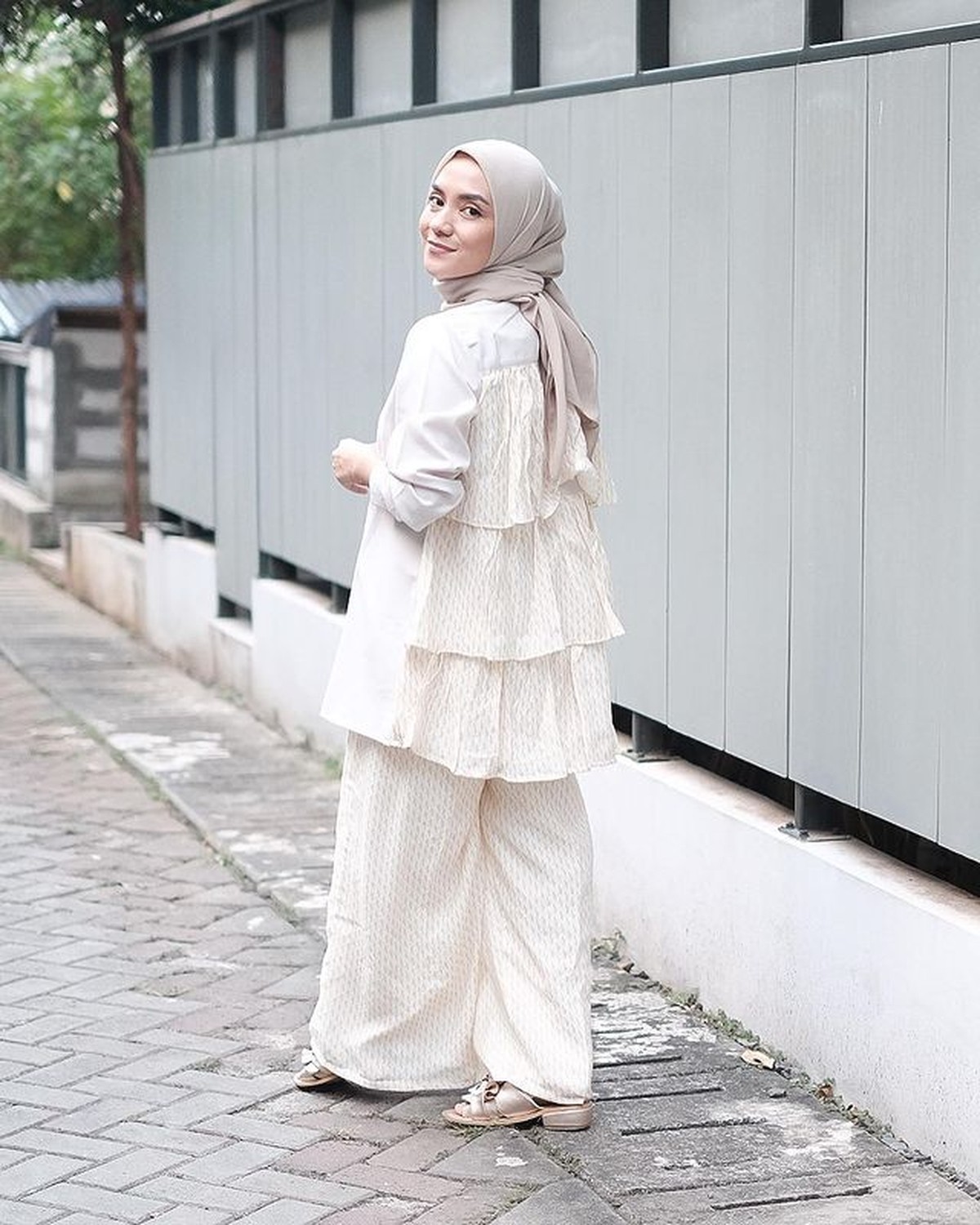 Gaya Hijab Enno Lerian