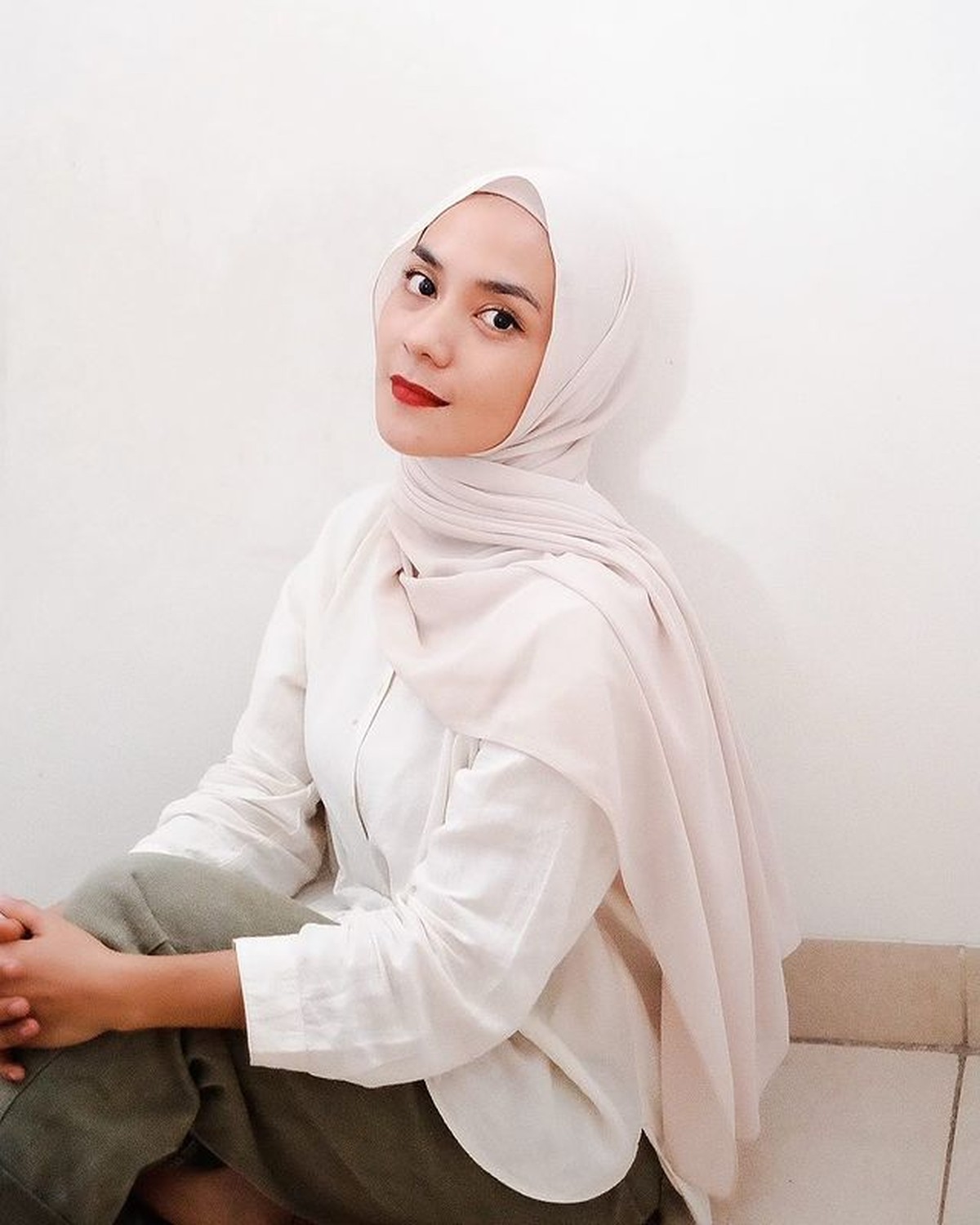 Gaya Hijab Enno Lerian