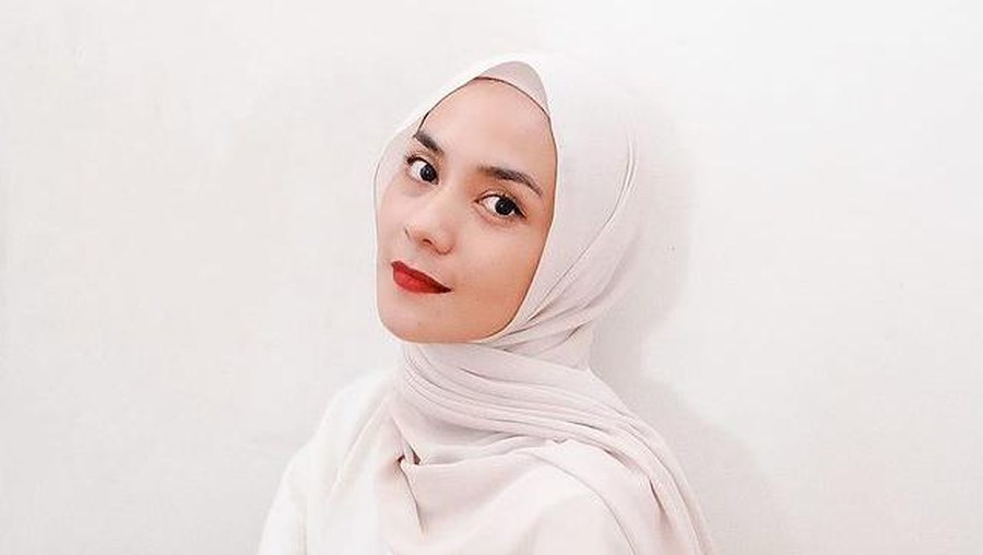 Gaya Hijab Enno Lerian