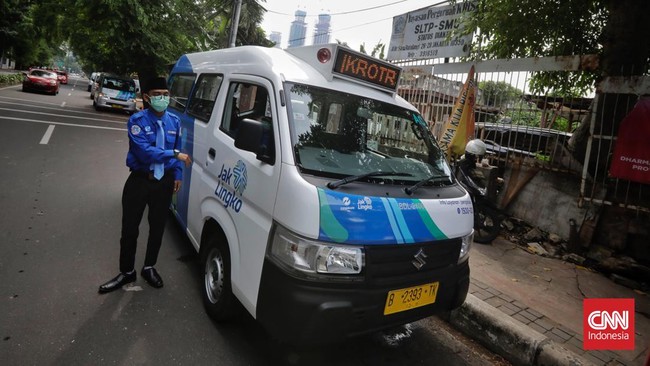 Tempat duduk penumpang perempuan dan pria bakal dipisahkan di angkot. Hal ini buntut kasus pelecehan seksual beberapa waktu lalu.