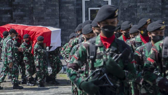 Jenazah Beryl berhasil dievakuasi ke Jayapura pada Kamis 30 Juni dan disemayamkan di Aula Yonif 751/VJS sebelum diberangkatkan ke kampung halamannya.