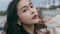 <p>Pernikahan Angela dan Huang penuh dengan bunga mawar. Ia bahkan melakukan foto<em> pre-wedding</em> di Paris. (Foto: Instagram: @angelababyct)</p>