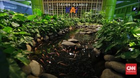 FOTO: Taman Bernuansa Alam di Sudut Stasiun Gambir